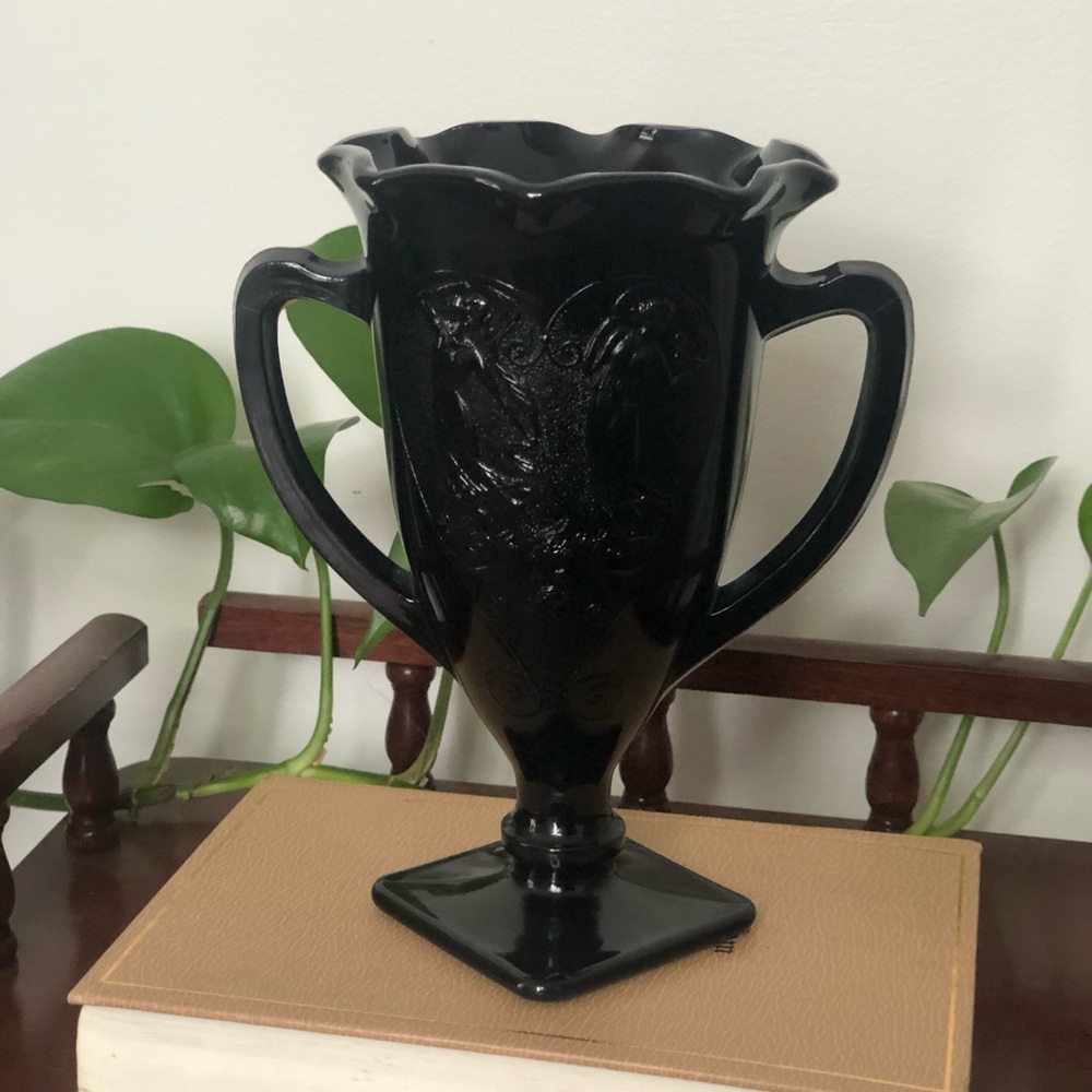 Vtg L.E. Smith Black Amethyst Glass “Dancing Nymphs” Trophy Vase- Art Deco 1930s